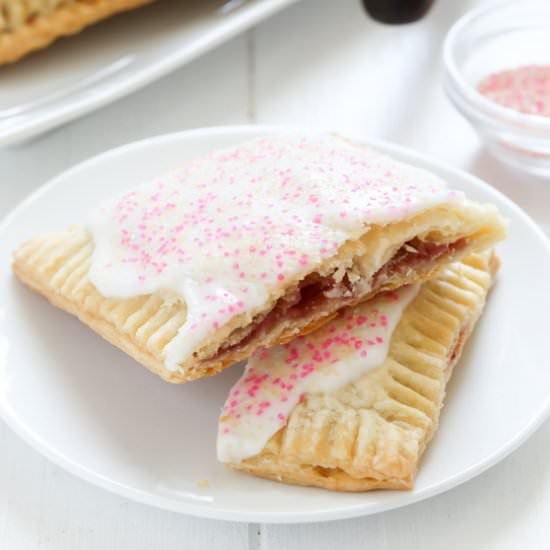 Strawberry pop tarts