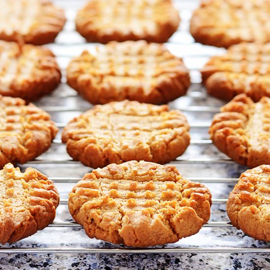 Easy Flourless Peanut Butter Cookie