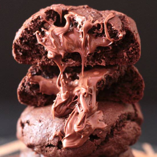 Nutella Stuffed Chocolate Cookies