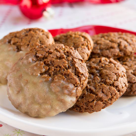 Santa-Ready Dipped Gingersnaps