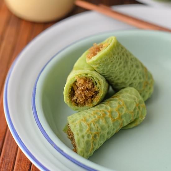 Sweet Coconut Crêpe / Kuih Ketayap