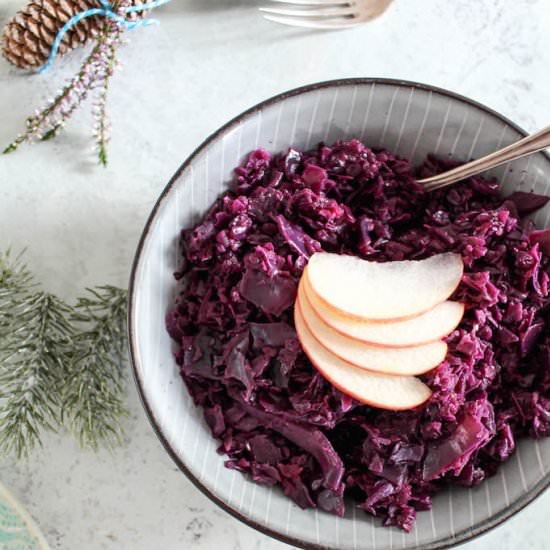 Spiced Apple Cabbage