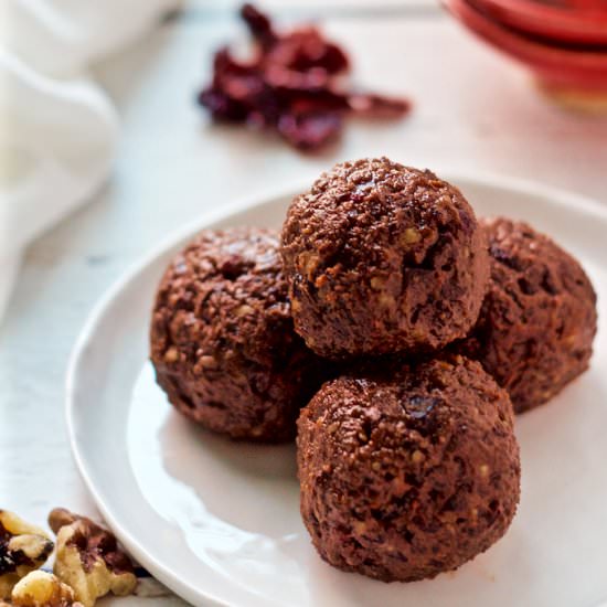 Cranberry chocolate energy balls