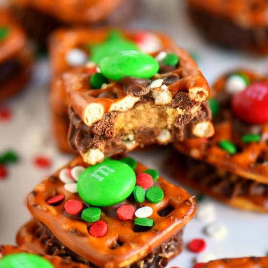 Reese’s Holiday Pretzel Bites