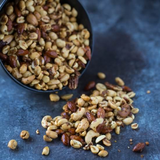 Slow Cooker Ranch Mixed Nuts