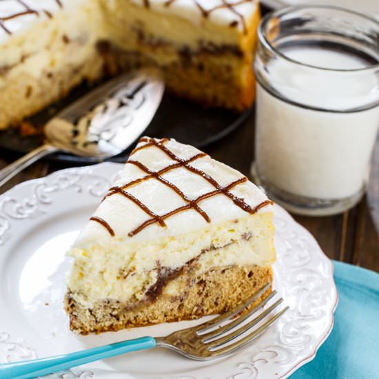 Cinnamon Roll Cheesecake