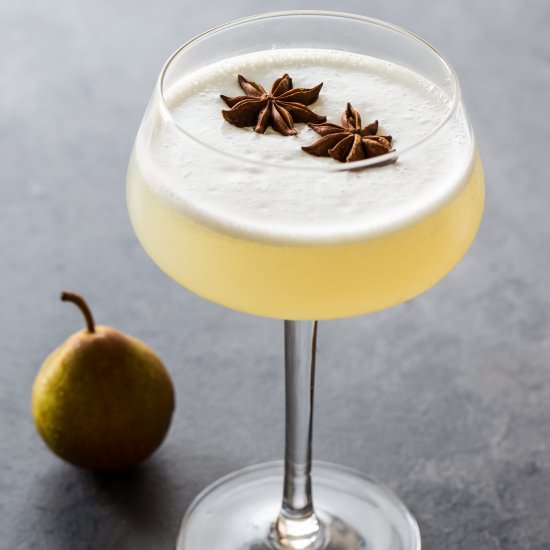 Spiced Pear Gin Fizz