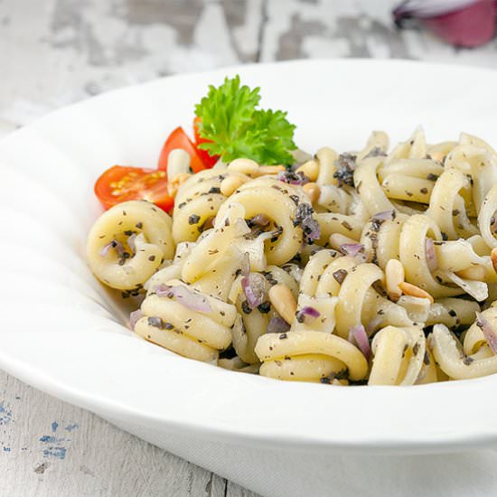 Pasta with Truffle and Red Onion