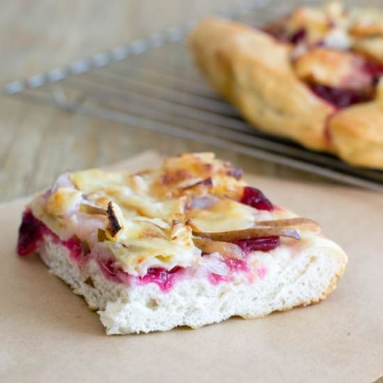 Brie, Cranberry and Pear Pizza Bread
