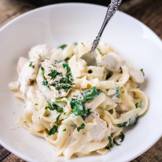 One Pan Chicken & Spinach Alfredo