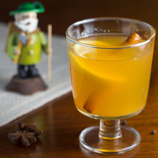 Mulled Hard Cider (Glühmost)