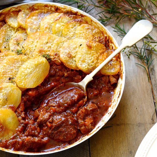 Red wine and rosemary beef hot-pot