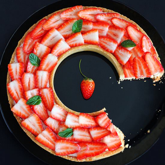 Strawberry-Sour Cream Tart