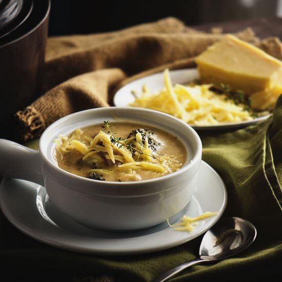 Cheesy Chicken and Broccoli Soup