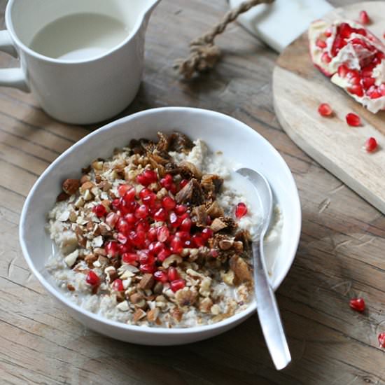 Chia Oatmeal with Nuts & Pom