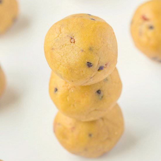 No Bake Berry Bliss Bites
