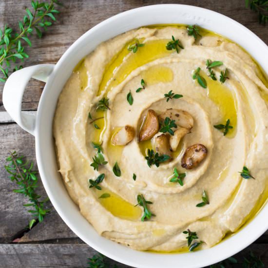 Hummus with Forty Cloves