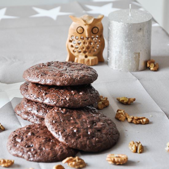 Chocolate and walnut cookies
