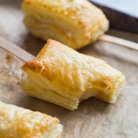 Baked Brie Pops with Apricot Jam