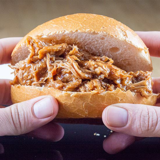 Pulled pork sandwich