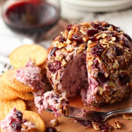 Cranberry & Pecan Vegan Cheeseball