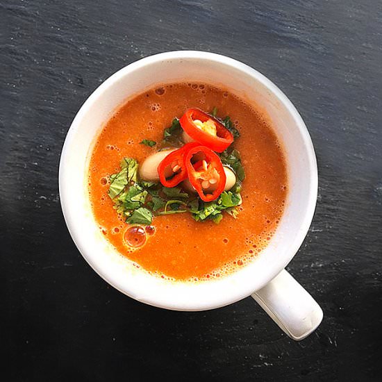 15-minute tomato + white bean soup