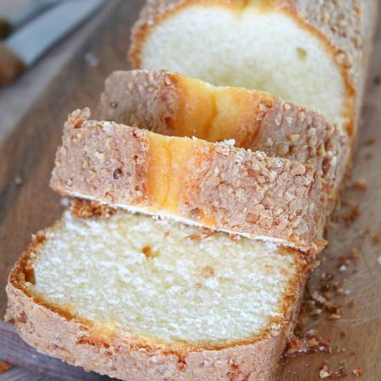 Madeira cake with almonds