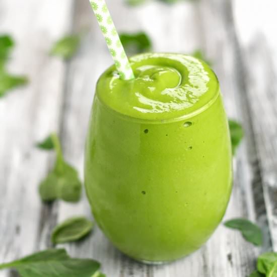 Banana, Mango and Avocado Green Smoothie