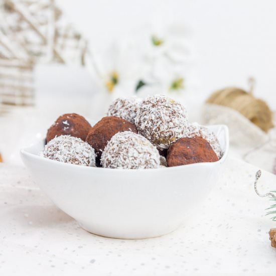Almond Dates Energy Balls