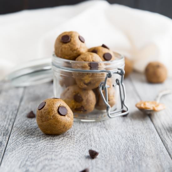 Healthy Peanut Butter Protein Balls