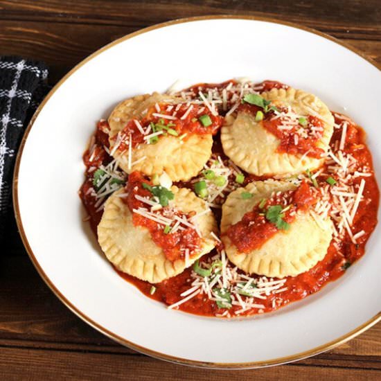 Ravioli With Roasted Garlic Sauce