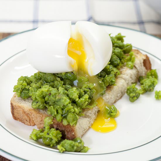 Peas with Toast and Egg