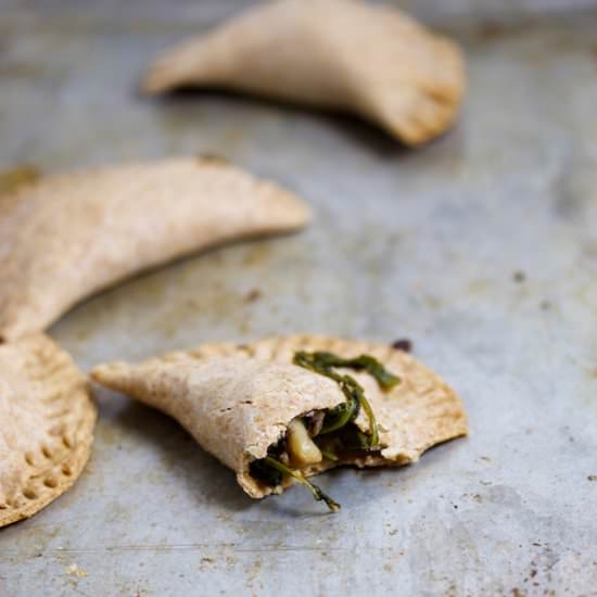 Spinach and Mushrooms Hand Pies