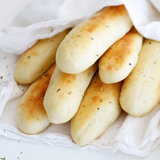 Garlic Butter Breadsticks