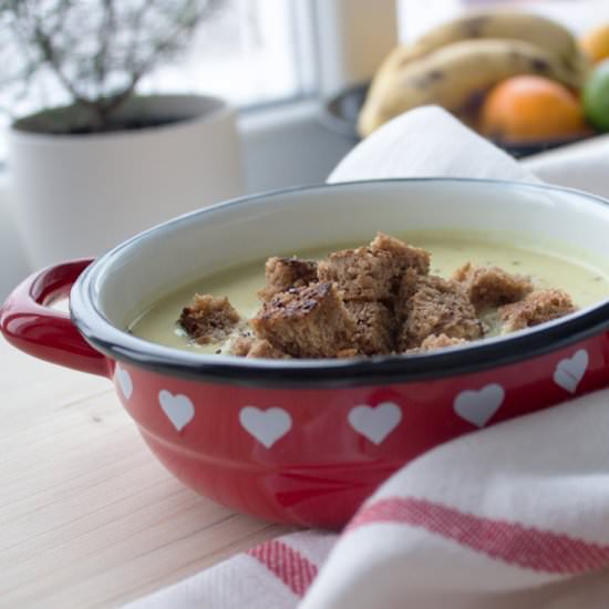Roasted Cauliflower Garlic Soup