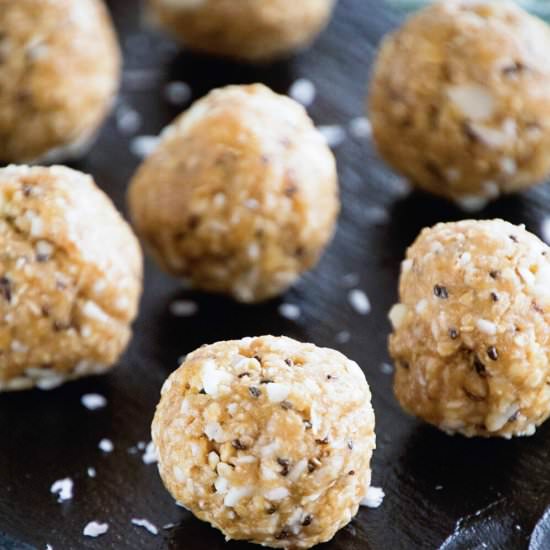 Chocolate Macadamia Energy Balls