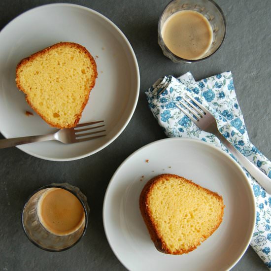 Simple cornmeal cake (“bolo de fubá