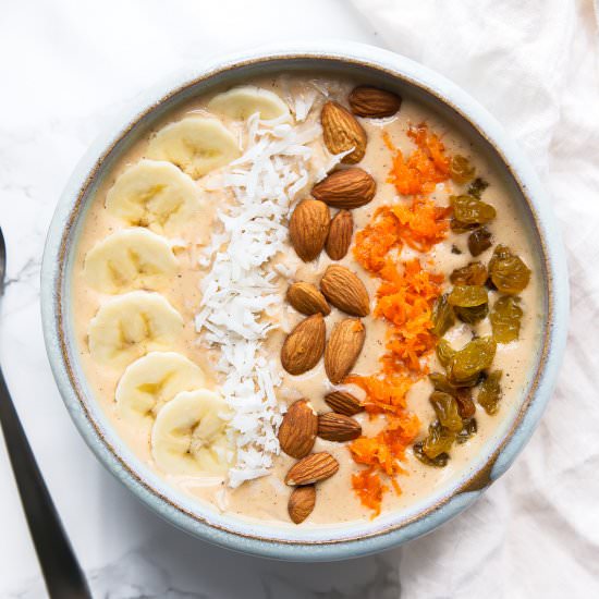 Carrot Cake Smoothie Bowl