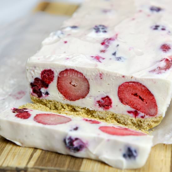 No Bake Frozen Berry Cheesecake
