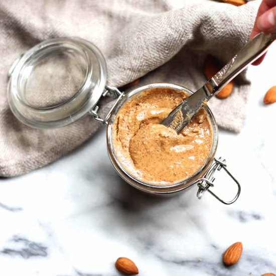 Easy Homemade Almond Butter (V+GF)