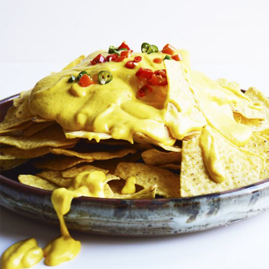 Healthy Vegan Cheesy Nacho Sauce
