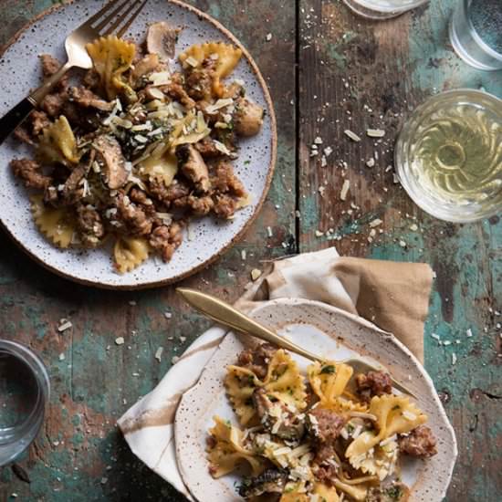 SAUSAGE AND MUSHROOM PASTA