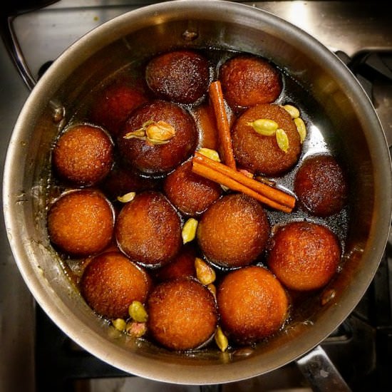 Easy Gulab Jamuns