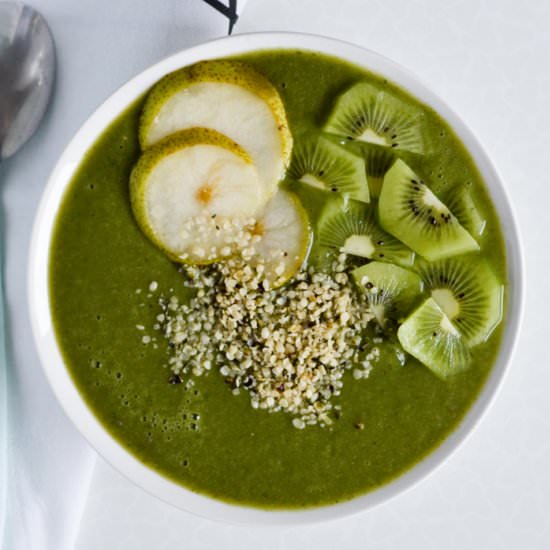 Healthy Parsley Pear Smoothie Bowl