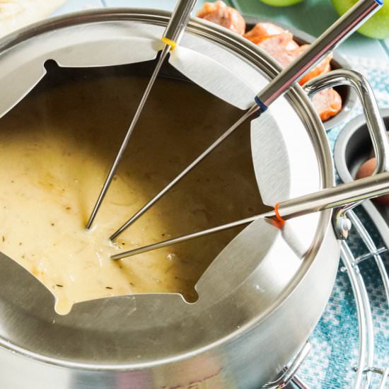Caramelized Shallot Gruyere Fondue