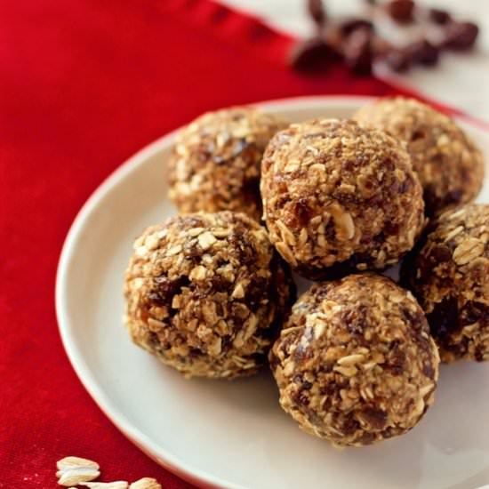 No-Bake Oatmeal Raisin Cookie Balls