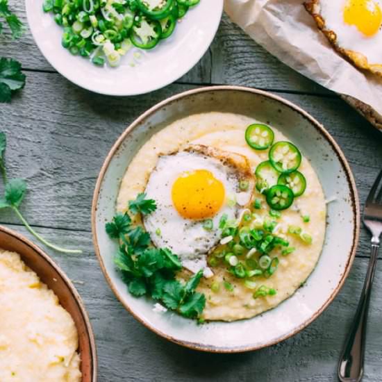 Spicy Cheddar Grits with Fried Eggs