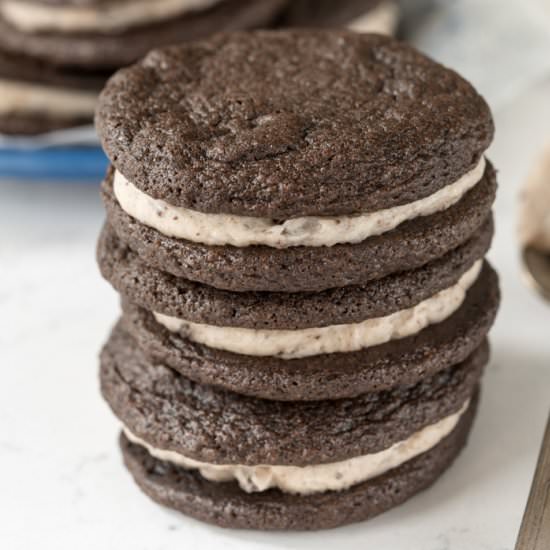 Homemade Cookies ‘n Cream Oreos