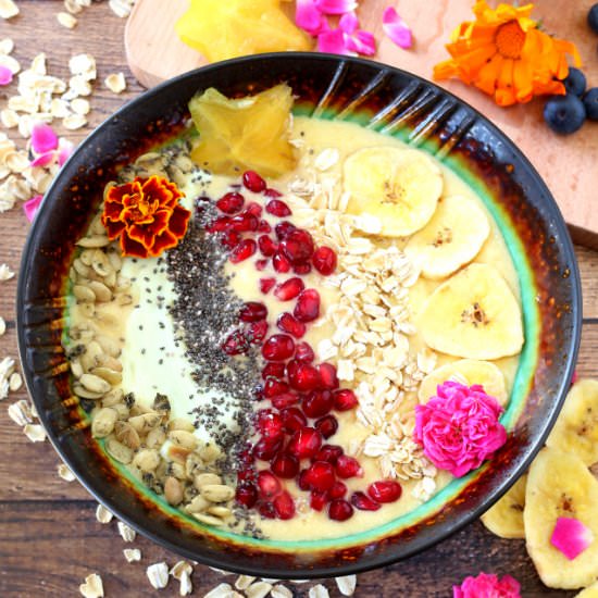 Mango Oatmeal Smoothie Bowl