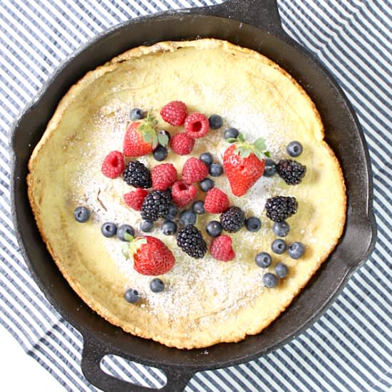 Dutch Baby Pancake with Berries